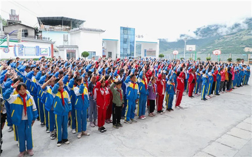 教师节送什么？第8所绿叶小学！