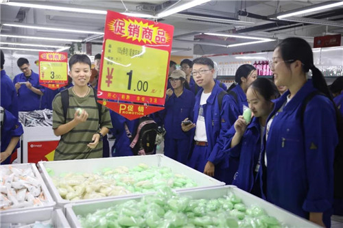 江南大学化工学院师生走进隆力奇