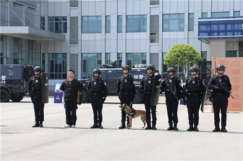 长沙市公安局特邀形象监督员绿之韵胡均安受邀赴市特巡警支队调研